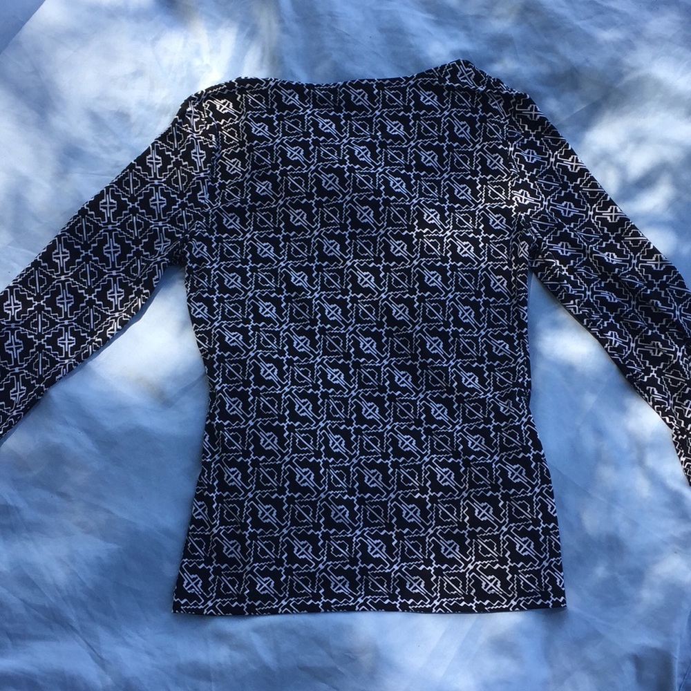 ✨Chaps Patterned Wrap Top✨ - Picture 2 of 7